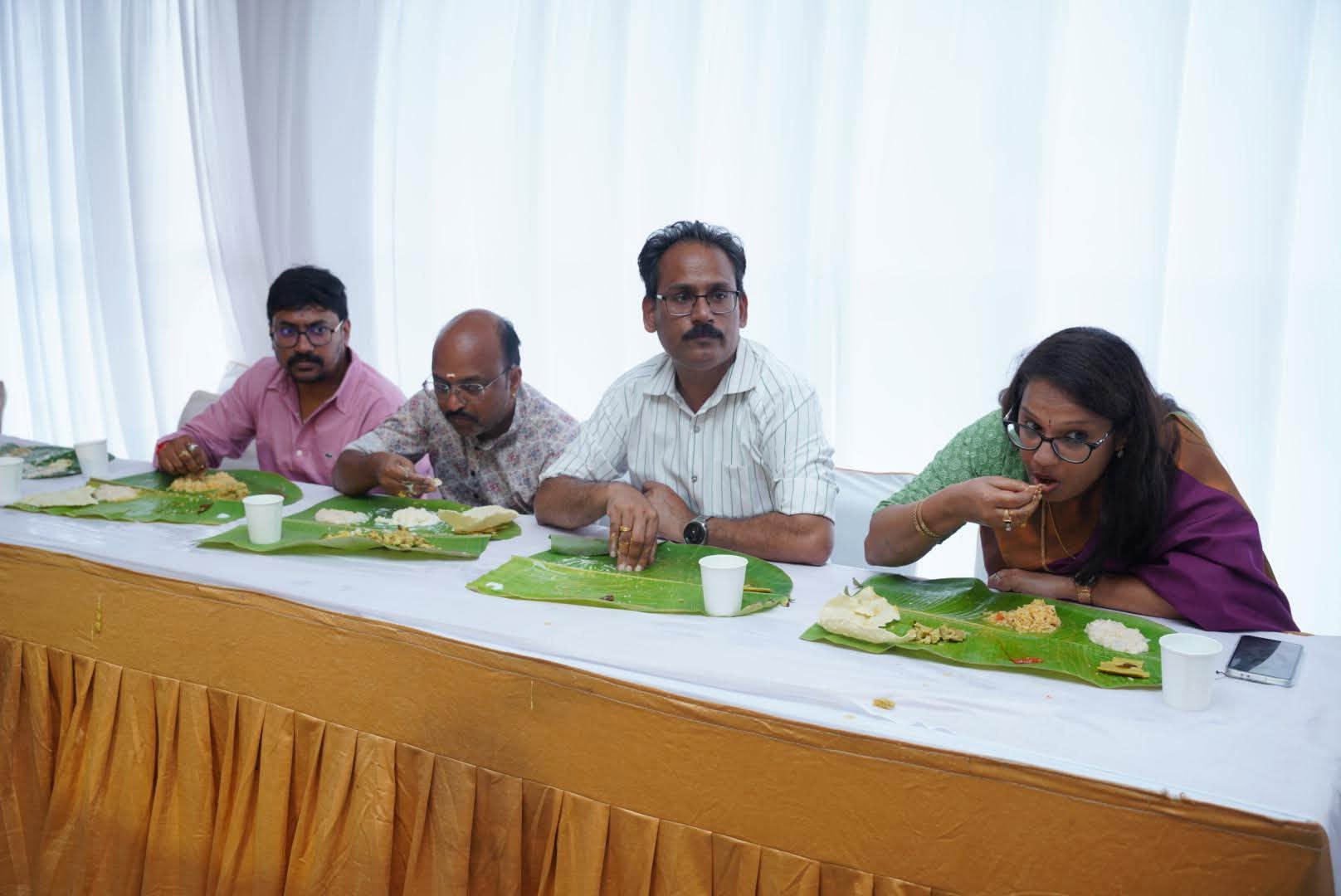 A Gathering in Memory of Mother on the Thirteenth Day!