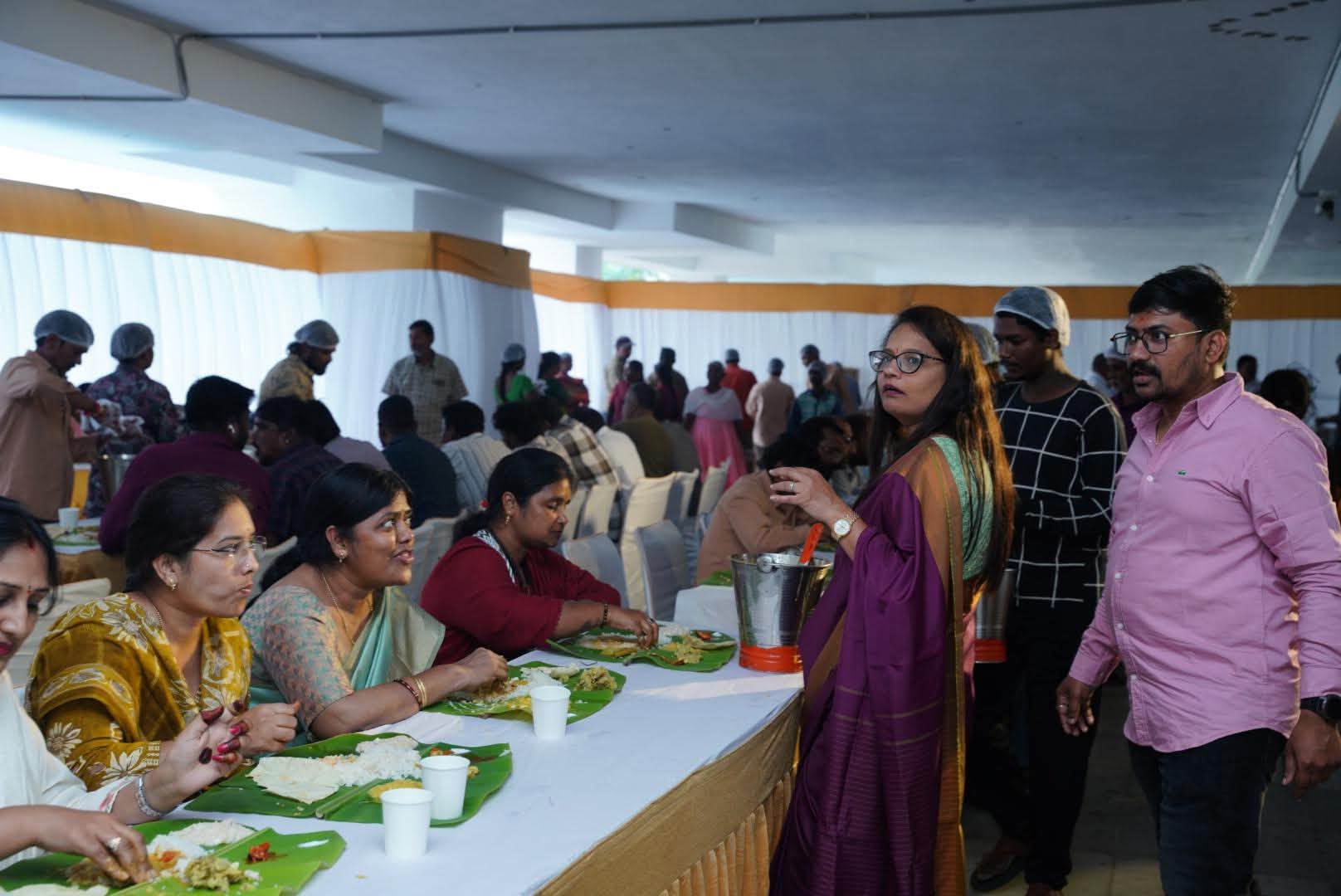 A Gathering in Memory of Mother on the Thirteenth Day!