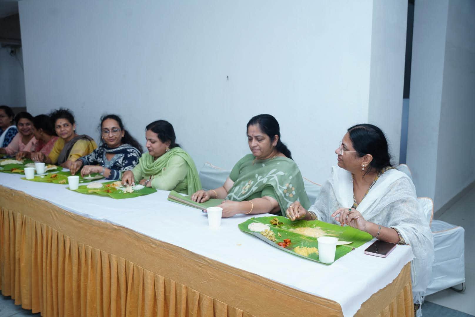 A Gathering in Memory of Mother on the Thirteenth Day!