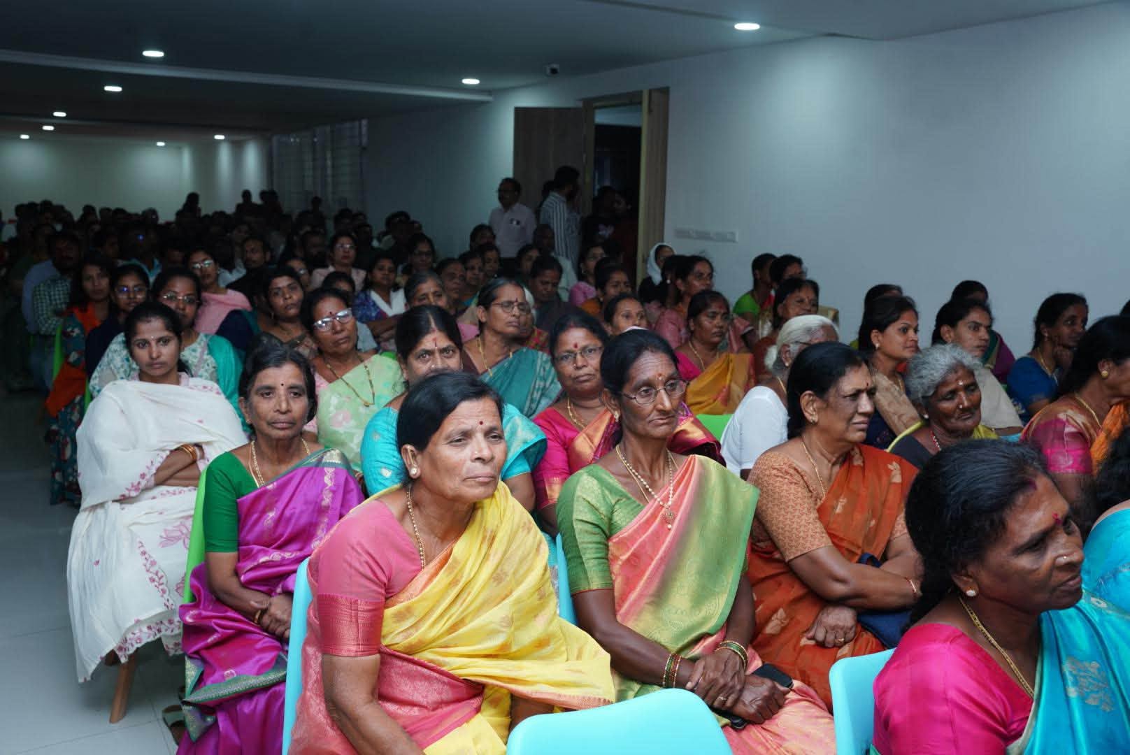 A Gathering in Memory of Mother on the Thirteenth Day!
