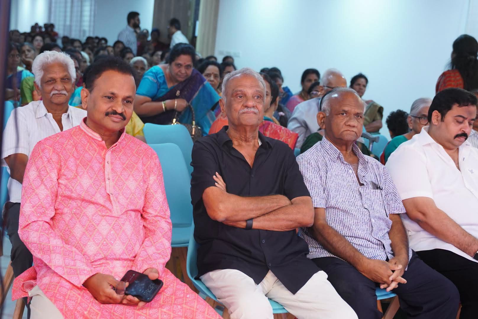 A Gathering in Memory of Mother on the Thirteenth Day!
