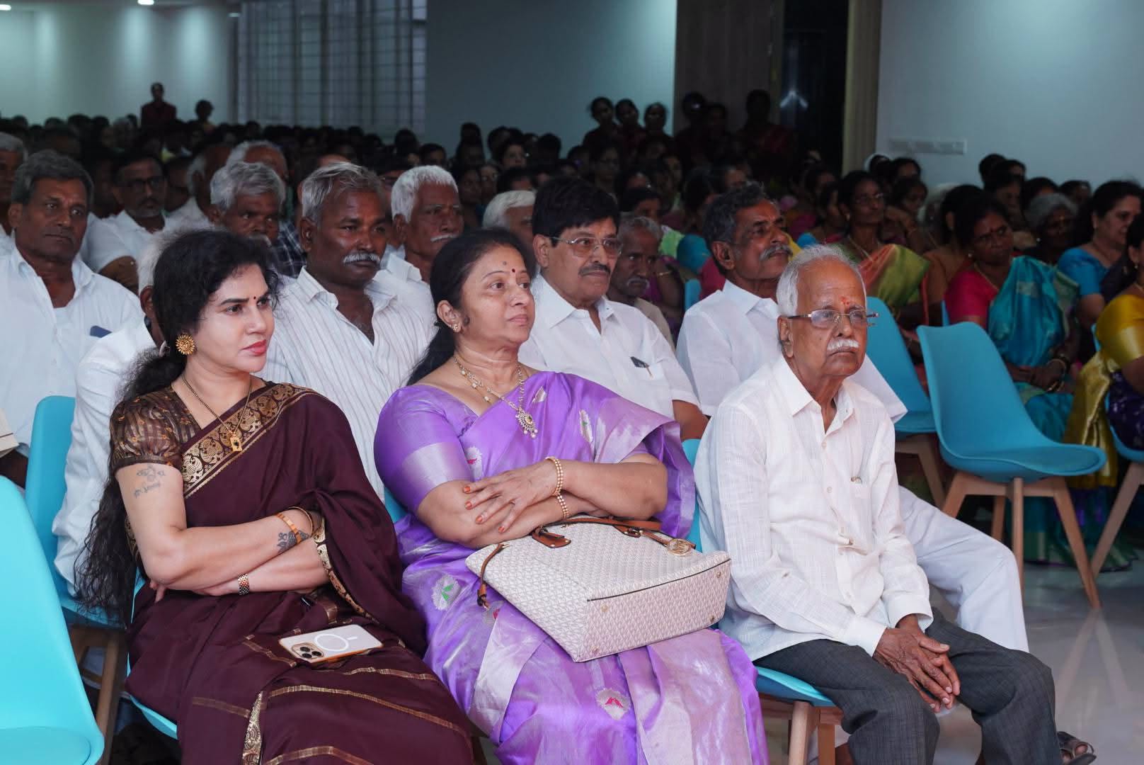 A Gathering in Memory of Mother on the Thirteenth Day!