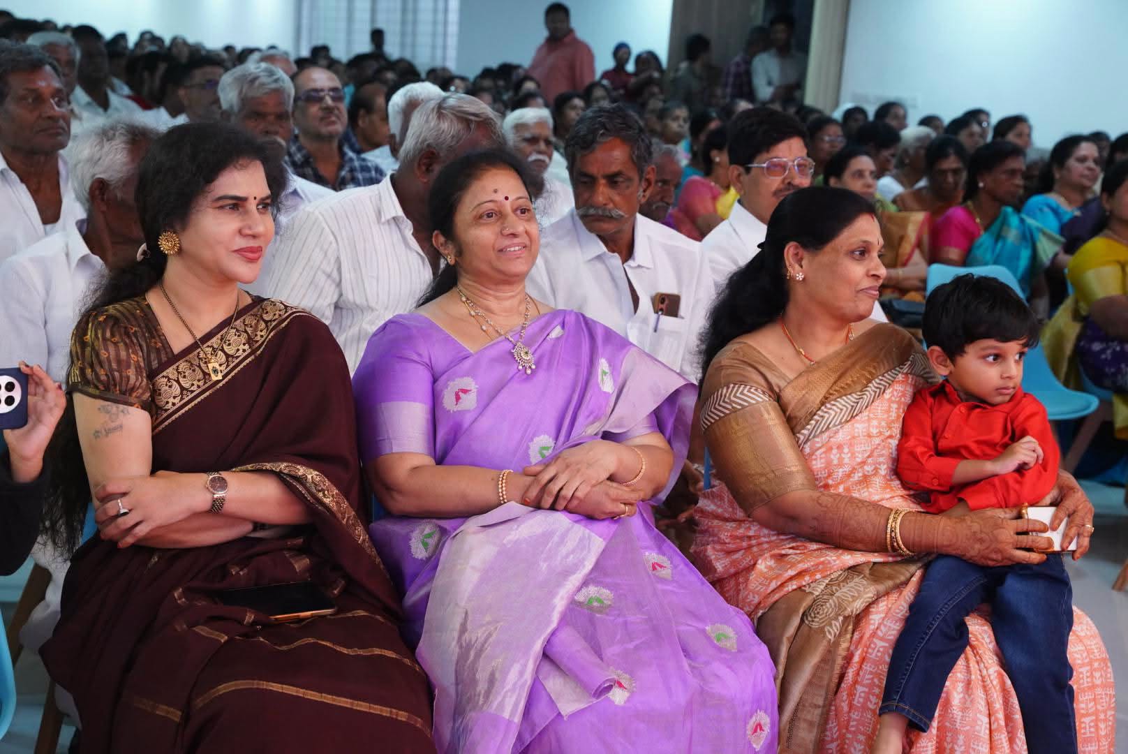 A Gathering in Memory of Mother on the Thirteenth Day!