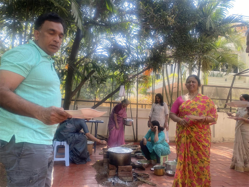 Cooking under the tree