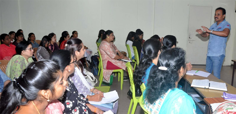 hr class to all Mentors