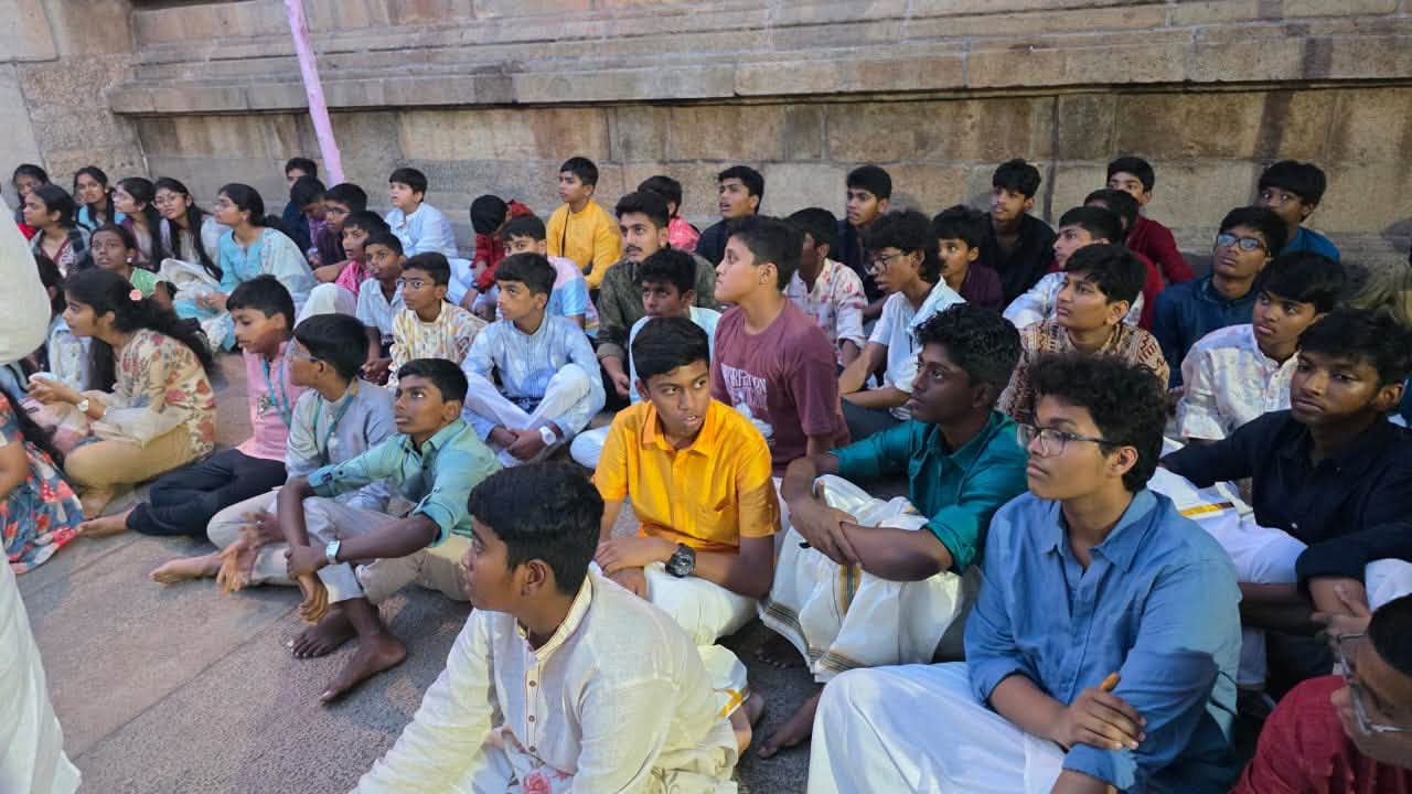 Dasara Yatra by Slate students! The first day, Ranganatha Swamy Temple, Srirangam, Tiruchurapalli, Tamil Nadu!