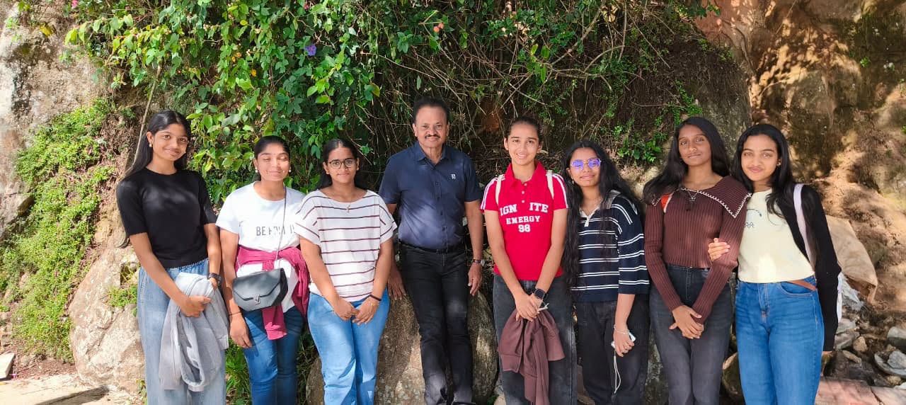 Kodaikanal - Dasara Yatra by Slate students!