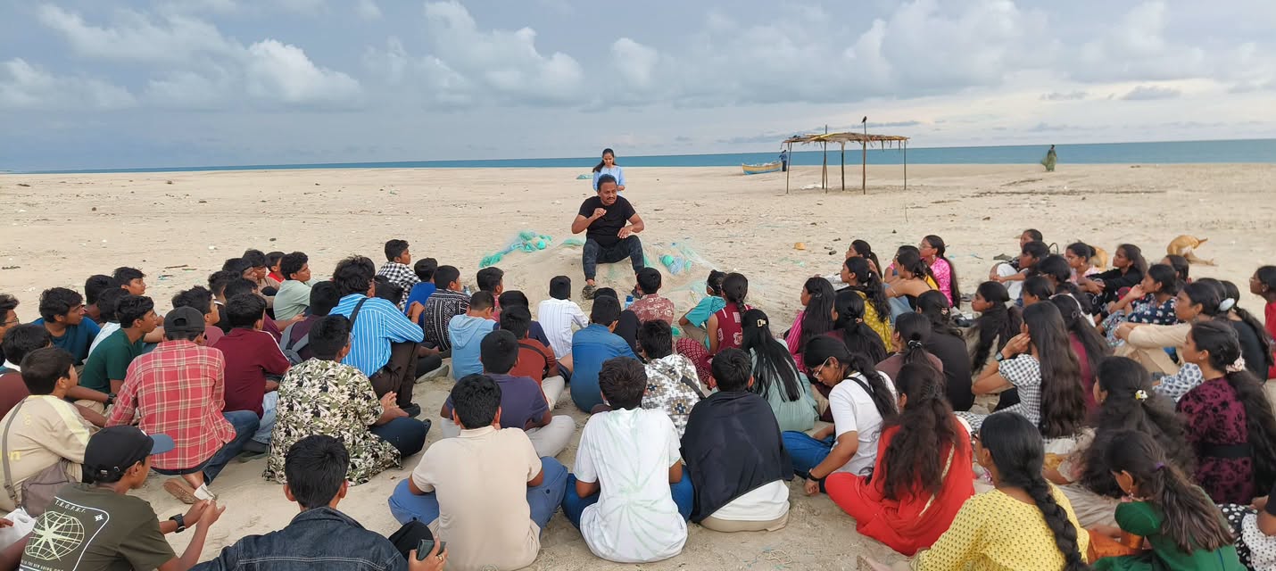 Amarnath Vasireddy with children in Dhanushkodi.