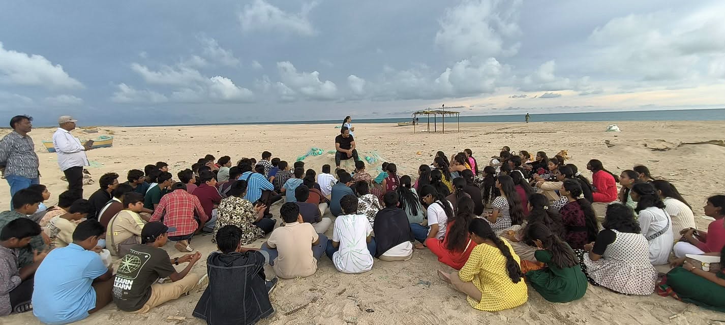 Amarnath Vasireddy with children in Dhanushkodi.